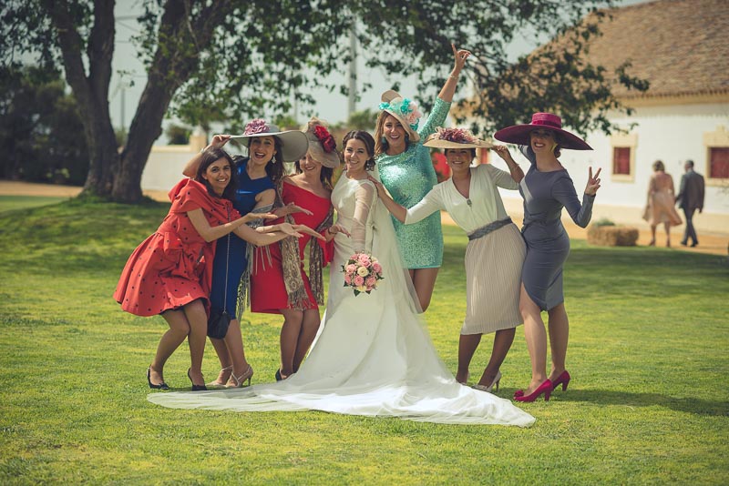 foto de novia con las amigas dehesa bolaños